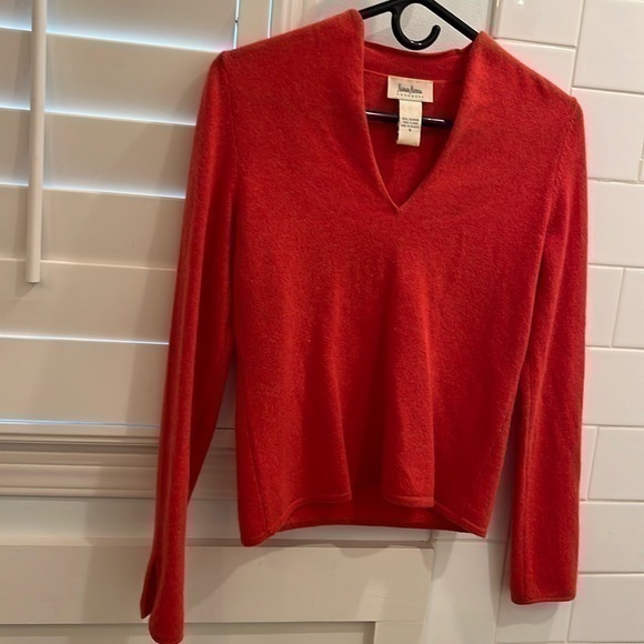 Neiman Marcus Reddish orange cashmere sweater - Picture 1 of 6